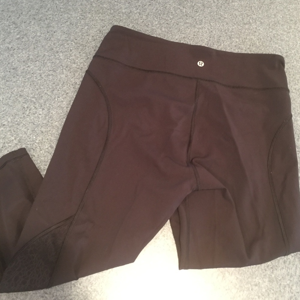 Lululemon Black Crop Leggings (mid calf) 🍋🖤